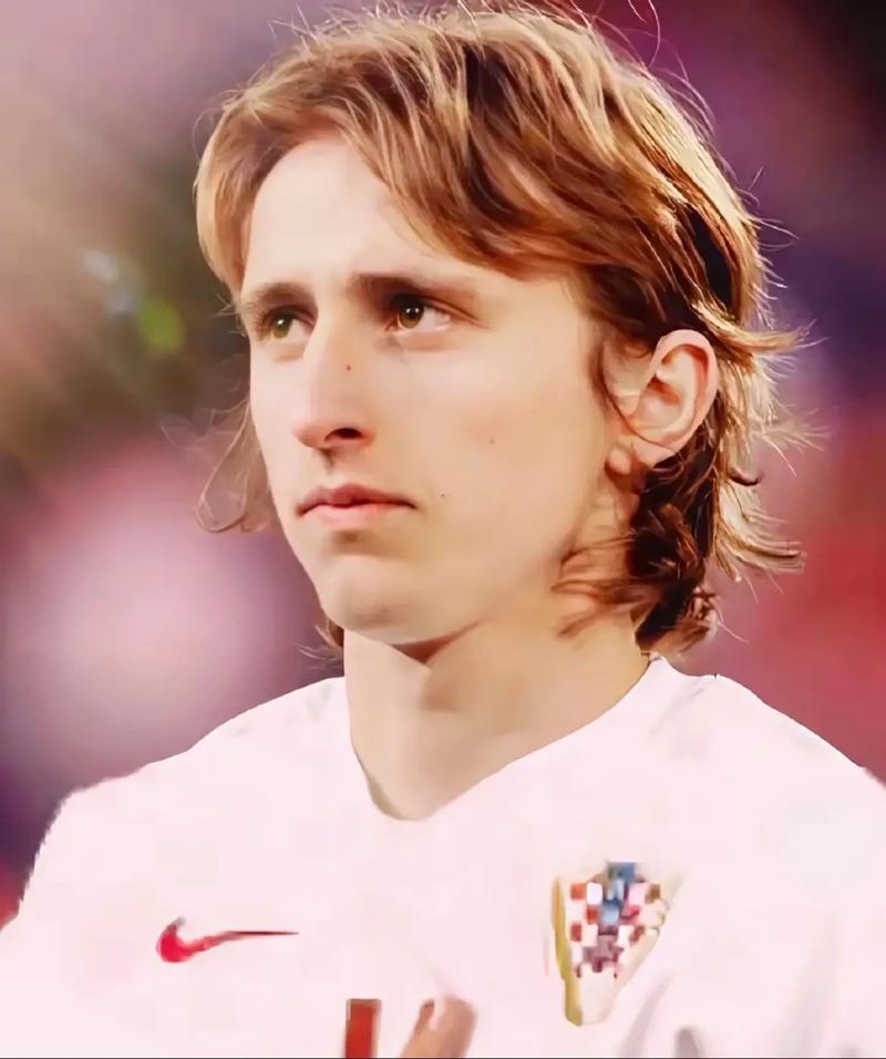 自23年2月梅西绝杀以来，巴黎首次在法甲依靠补时进球取胜