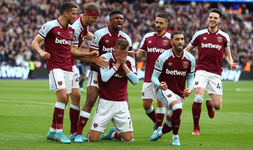 历史上仅3名后卫进入总得分榜前十：科比&乔丹&哈登