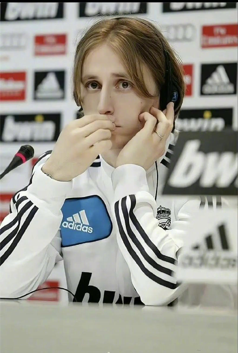 球迷：今天这队真的帅疯了